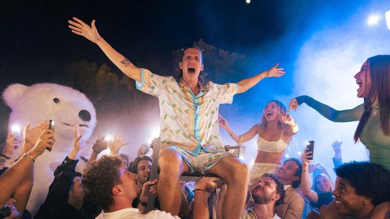 AR - Young Millionaires (2025) (FR) 2