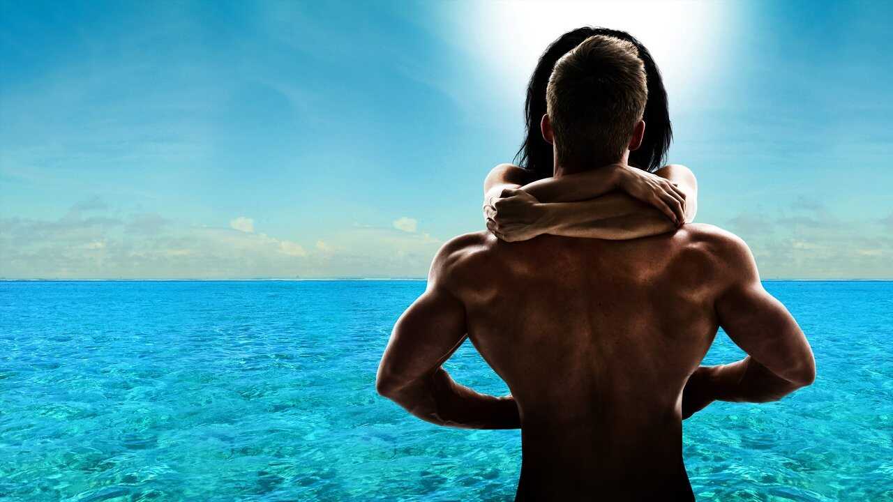 EN - Naked And Afraid Of Love (2021) 2