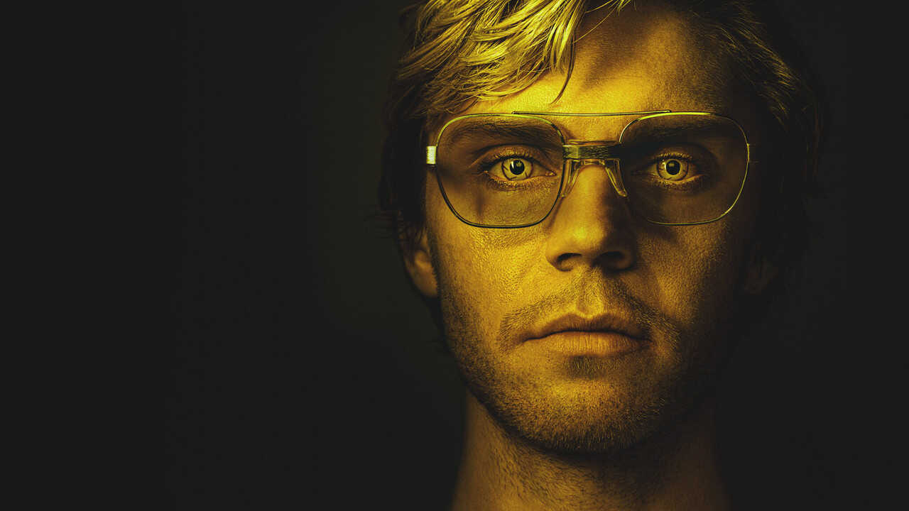 EN - DAHMER - Monster: The Jeffrey Dahmer Story (2022) 1