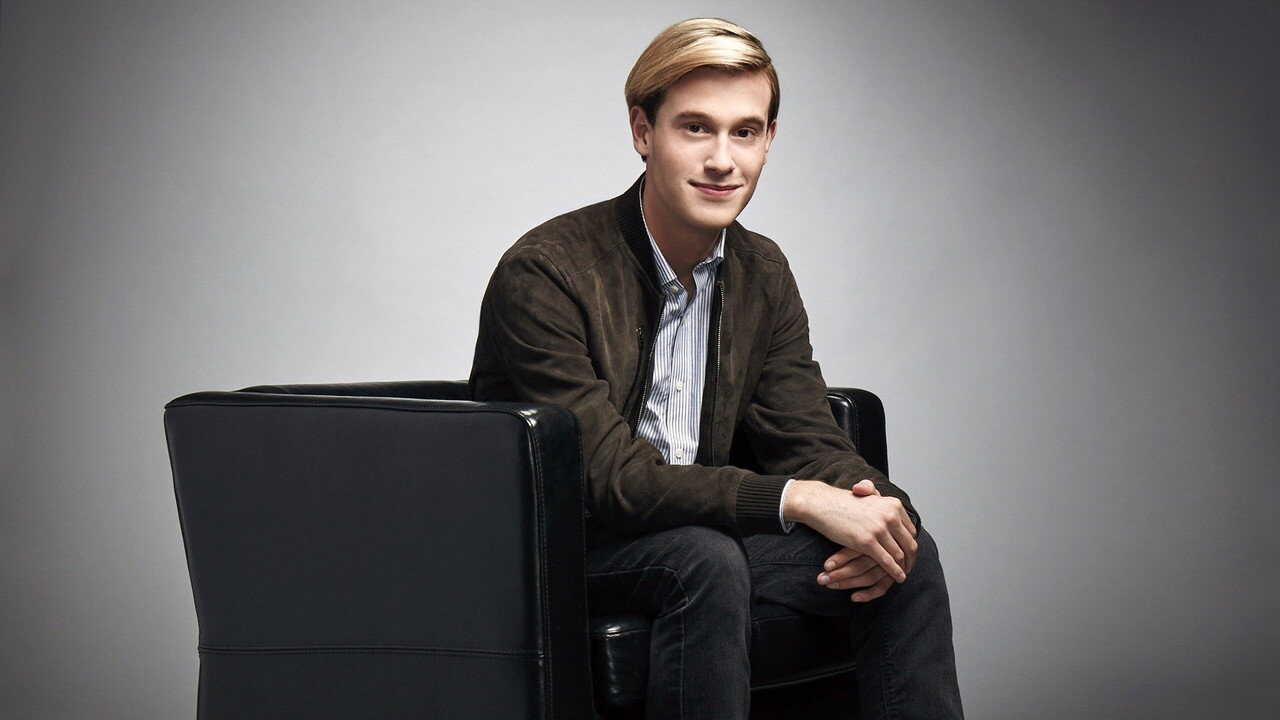 EN - Hollywood Medium With Tyler Henry (2016) (US) 1
