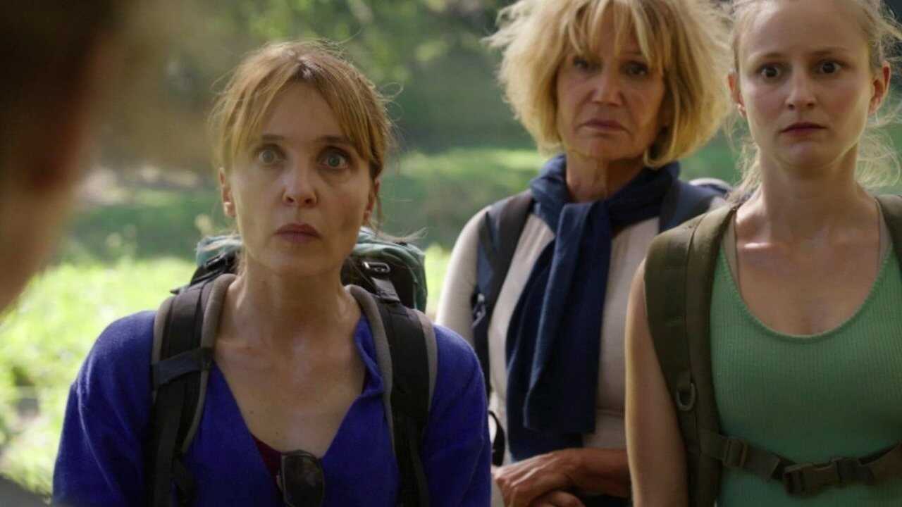 ES - Las senderistas (2023) 2