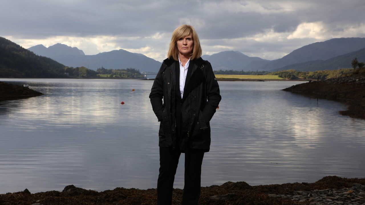 EN - The Loch (2017) (GB) 2