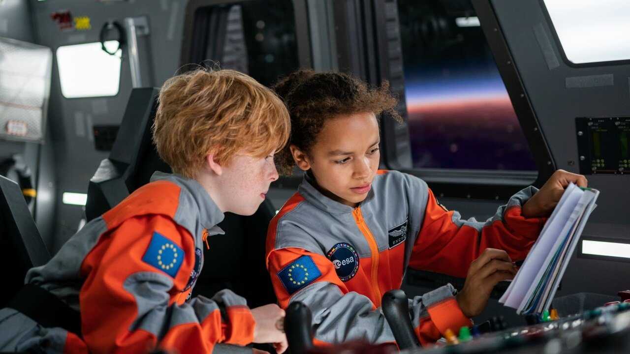 Wow! Nachricht aus dem All (2023) 0