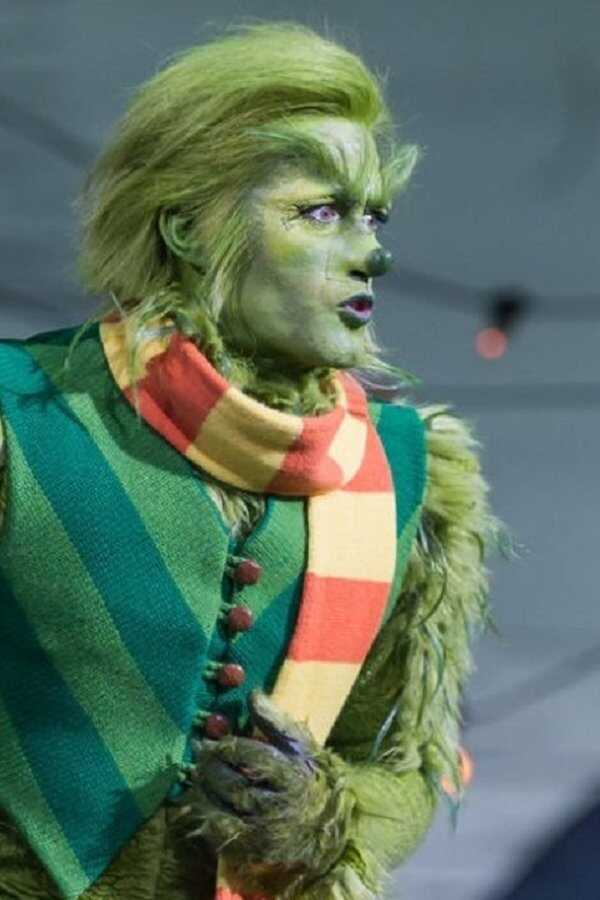 Dr. Seuss' The Grinch Musical (2020) 0
