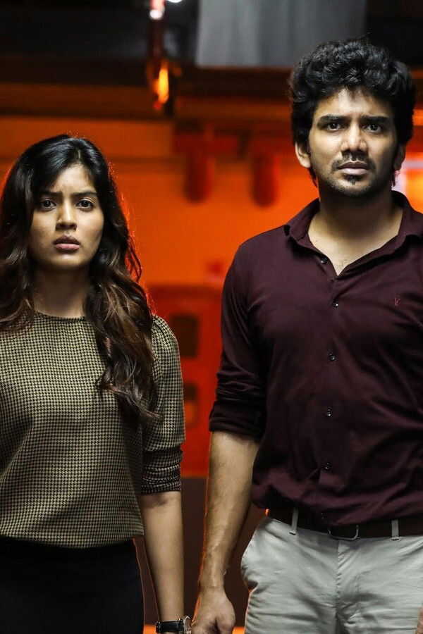 லிப்ட் (2021) 0