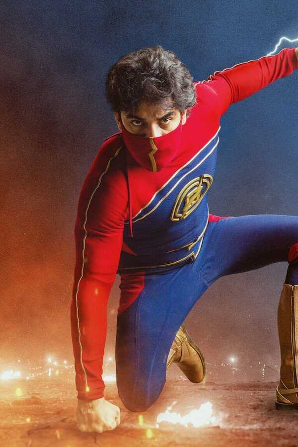 Minnal Murali (2021) 0