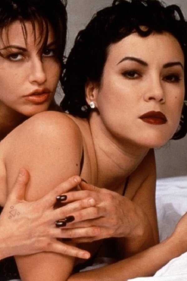Bound (1996) 0