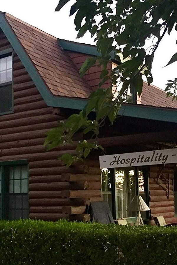 Hospitality (2018) 0