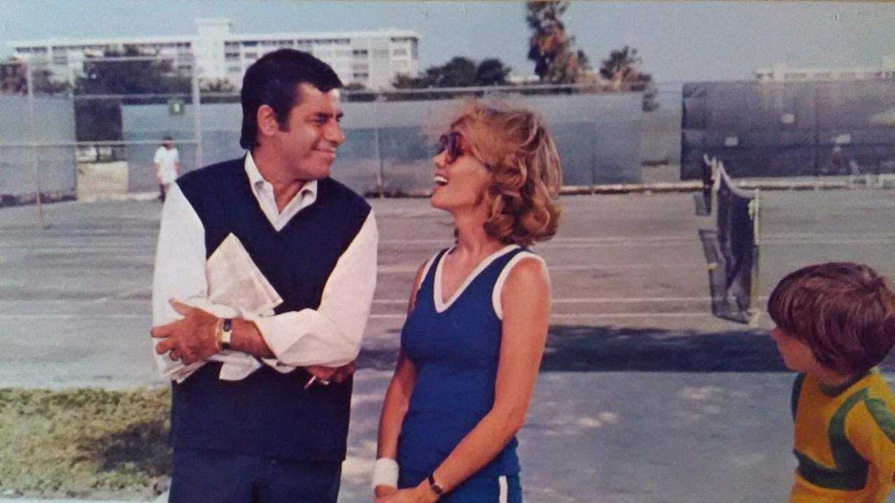 Hardly Working (1980) 0